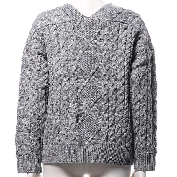 オープンフロントネックケーブル編みニット