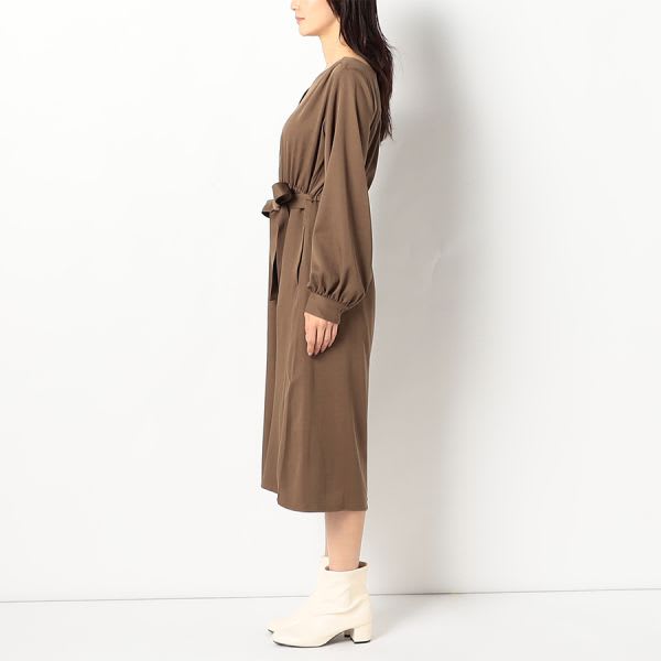 ウエストリボンデザインVネックワンピース