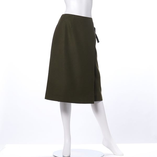 サイドベルトラップ風スカート