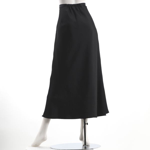 サテンナロースカート