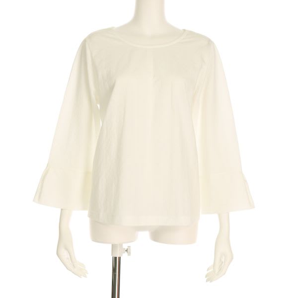 バックツイストカットソー