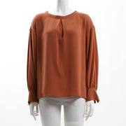 後ろフリルデザインブラウス