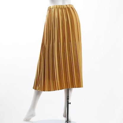 光沢のあるランダムプリーツスカート