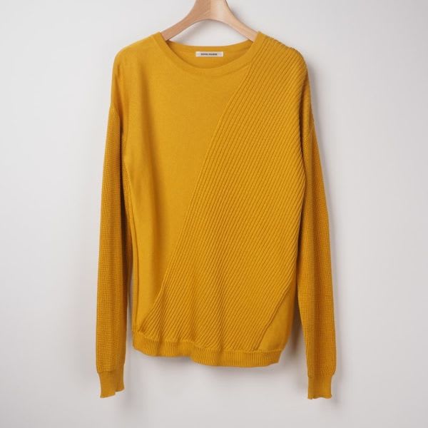 多種編みアシンメトリーニット