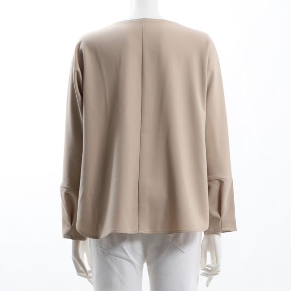 切り替えデザインオープンフロントネックブラウス