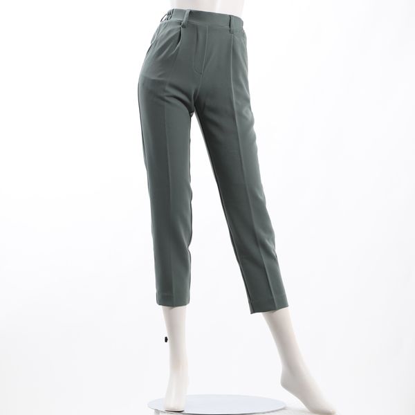タック入りテーパードパンツ