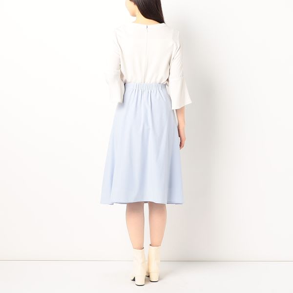 メタルパーツフレアスリーブブラウス