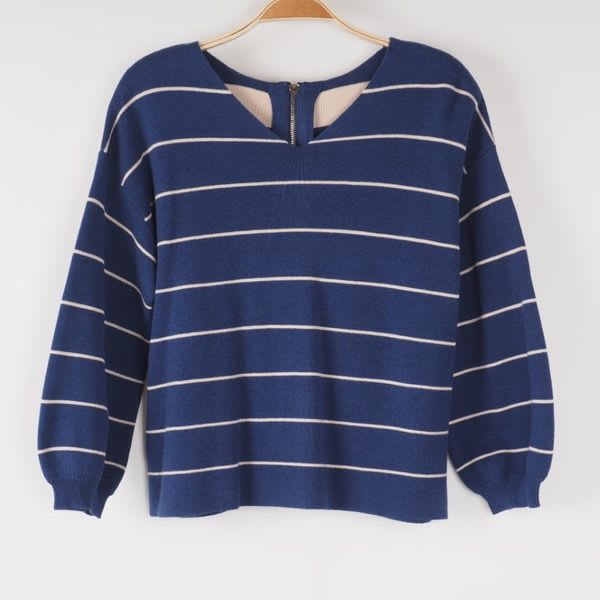 バックジップボーダー切り替えニット