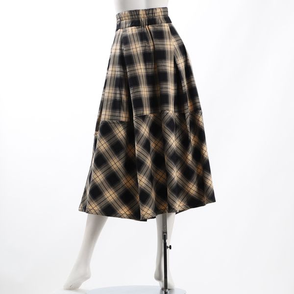 チェック柄タックフレアスカート