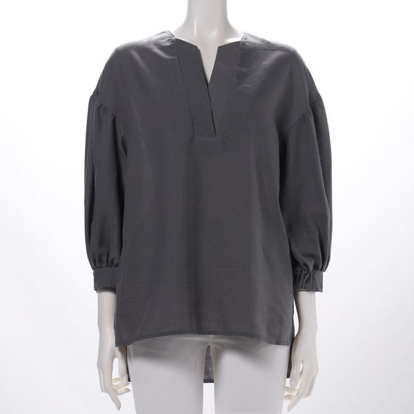 ふんわり袖ブラウス