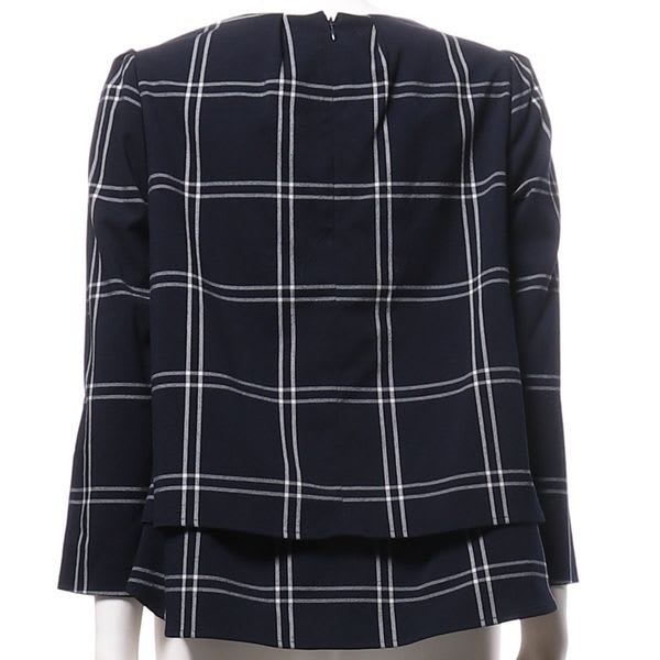 タック入りチェックブラウス