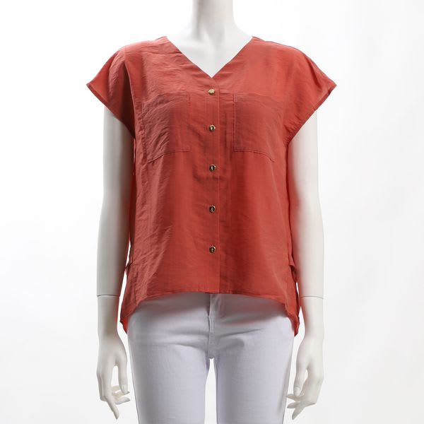 フロントポケットメタルボタン前後Ｖネックブラウス