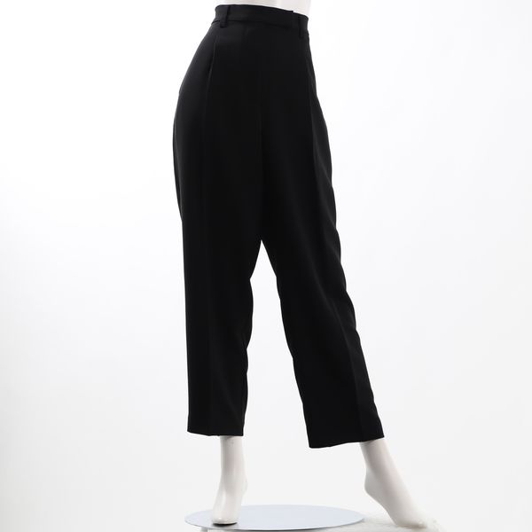 ウエストゴム仕様タックテーパードパンツ
