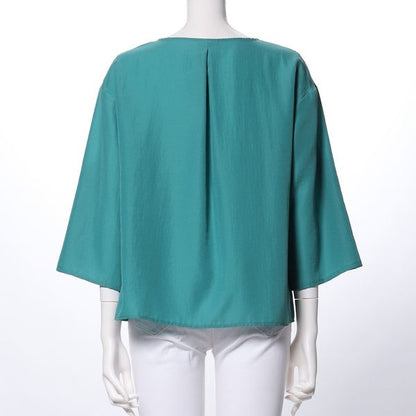 金ボタンデザインVネックブラウス