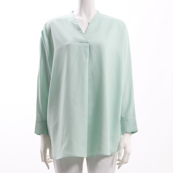 バックデザインオープンフロントネックブラウス