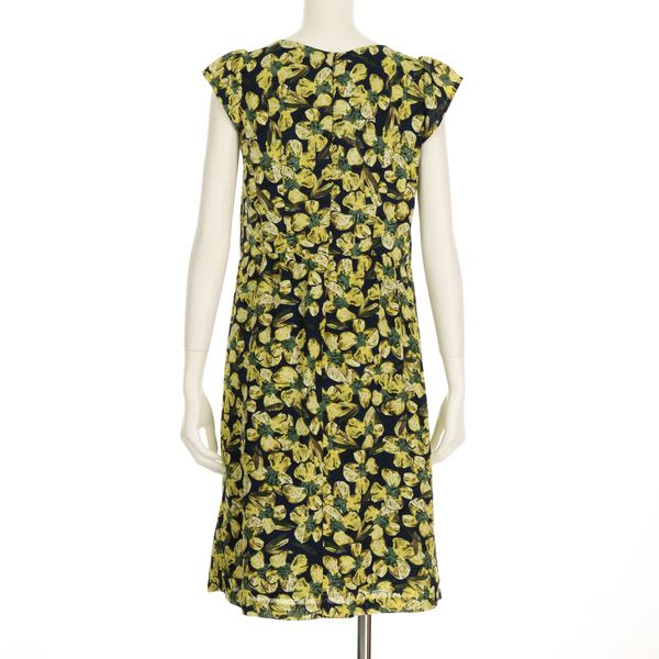 フレンチスリーブ花柄ワンピース