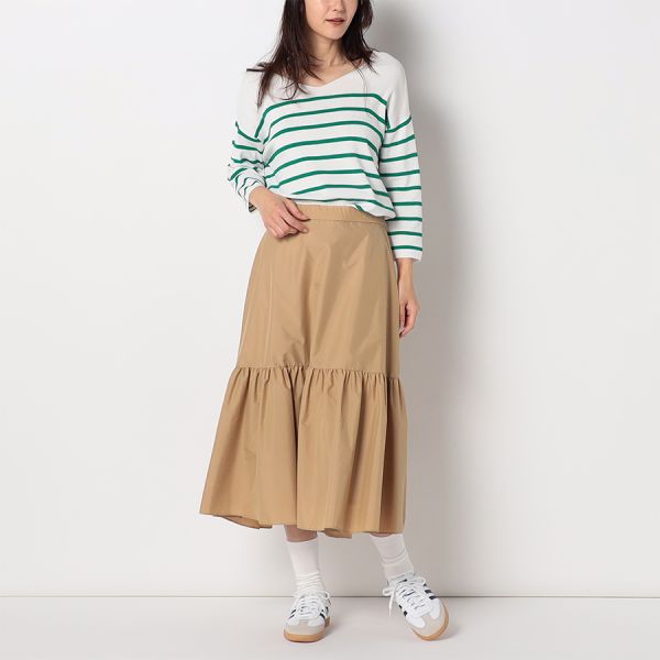 シンプルVネックニット