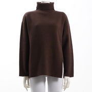 サイドスリットタートルネックニット