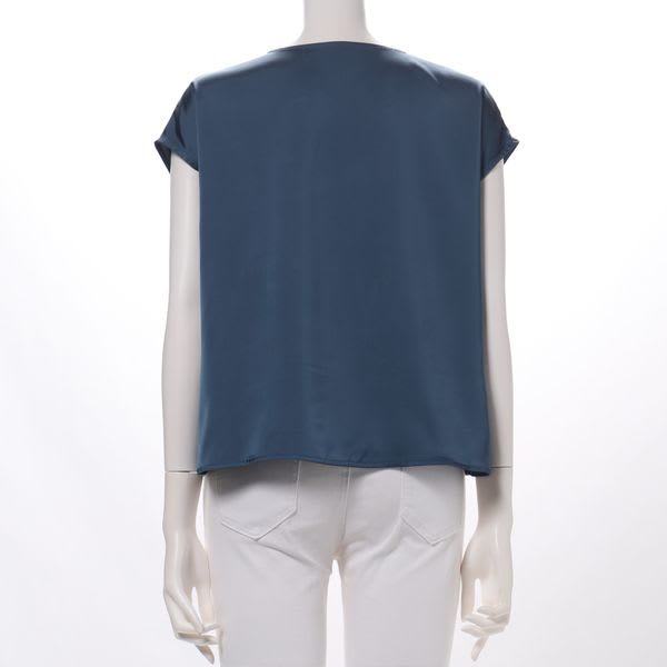 フロントタックデザインVネックブラウス