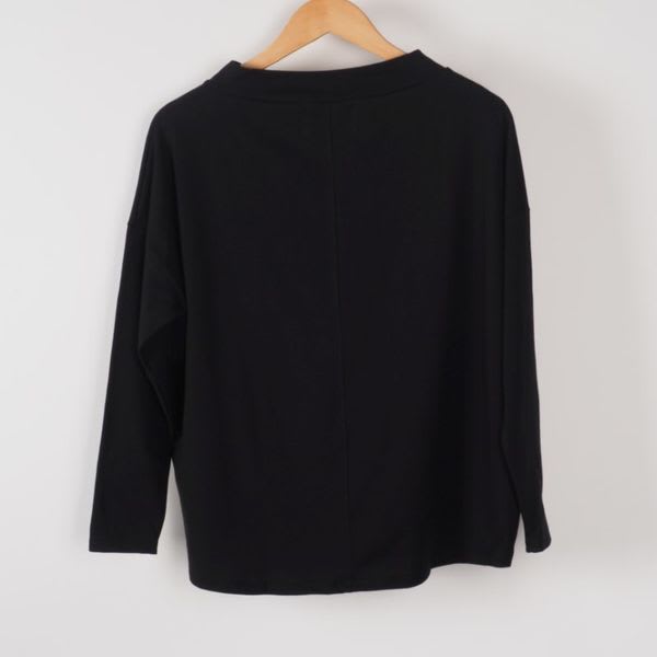 オフネックカットソー