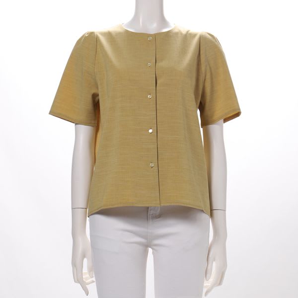 フロント釦クルーネックブラウス