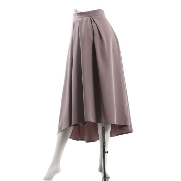 タック入りフレアスカート