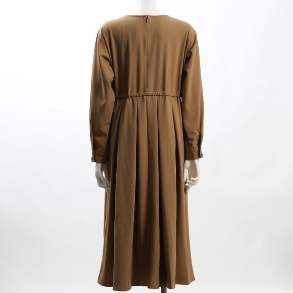 胸元デザインワンピース