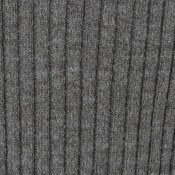 ドロップショルダータートルニット