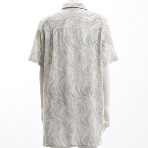 総柄バックテールシャツ