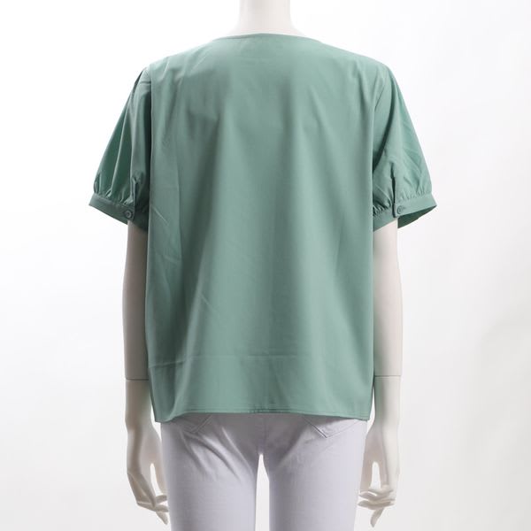 センター切り替えブラウス