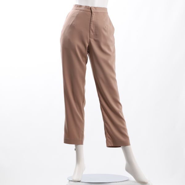 シンプルテーパードパンツ