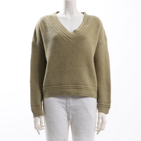 ピンタックVネックニット