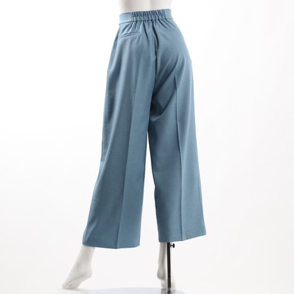 タック入りワイドパンツ