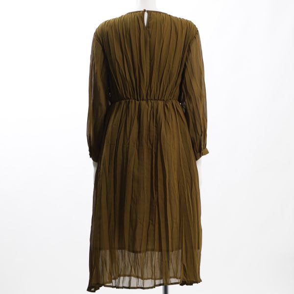 ギャザーデザインラウンドネックワンピース