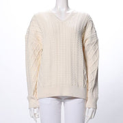 Vネックケーブルニット