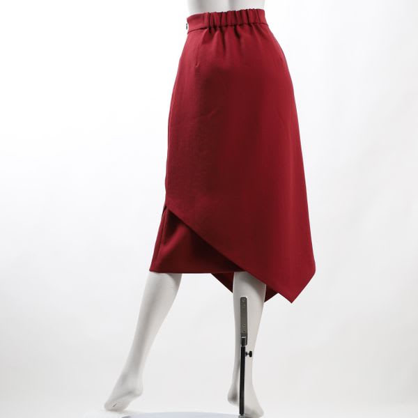 イレギュラーヘムセミタイトスカート