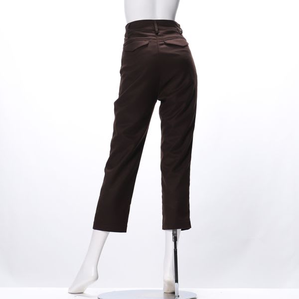 バックポケットデザインテーパードパンツ