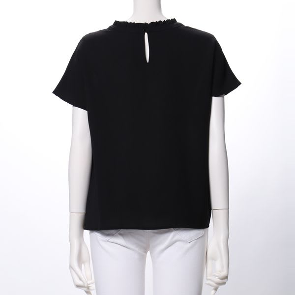 フリルネックブラウス