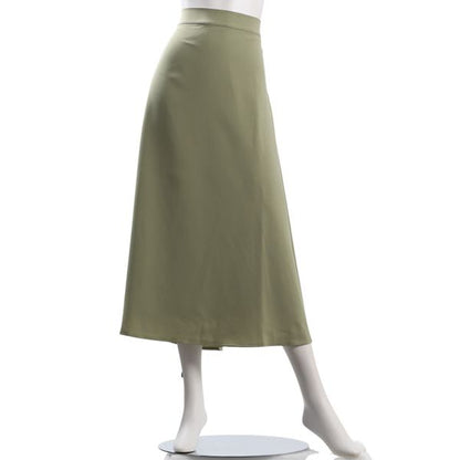 光沢感のあるシンプルデザインフレアスカート