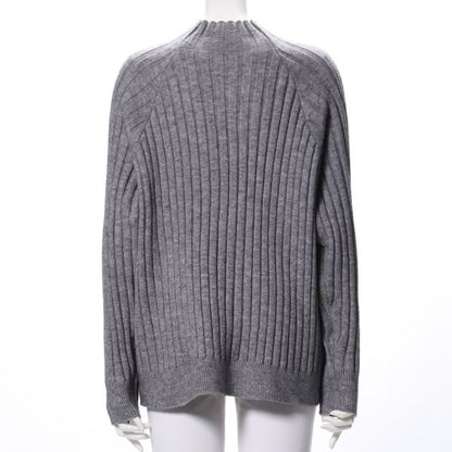 ケーブル編みボトルネックニット