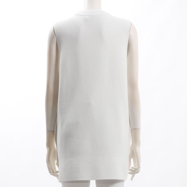 サイドボタンデザインノースリーブニット