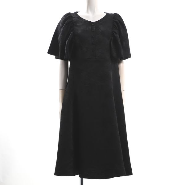 ジャガードフリルvネックワンピース