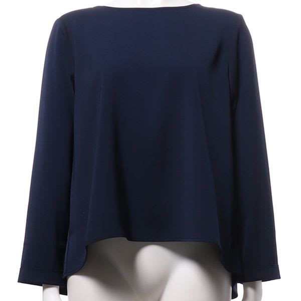 シンプルボートネックブラウス