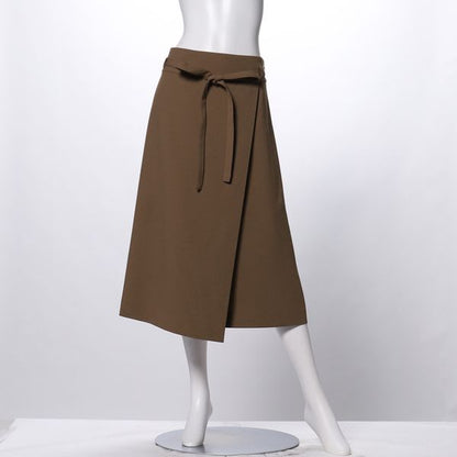 リボンベルト付きラップ風スカート