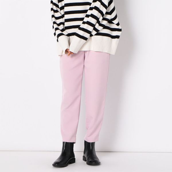 タックテーパードパンツ