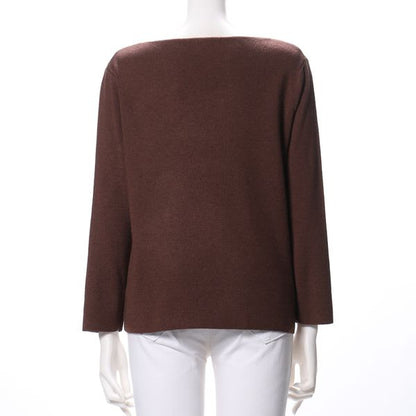 シンプルVネックニット