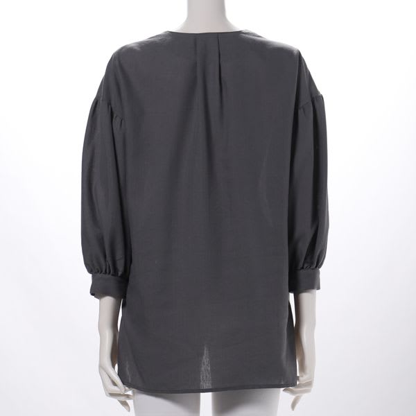 ふんわり袖ブラウス