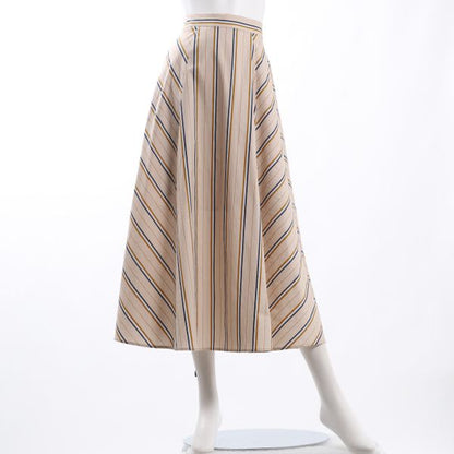 総柄フレアスカート