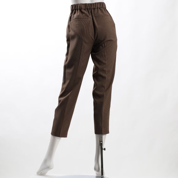 細かい総柄テーパードパンツ