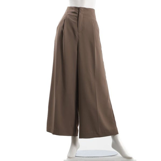 タック入りワイドパンツ